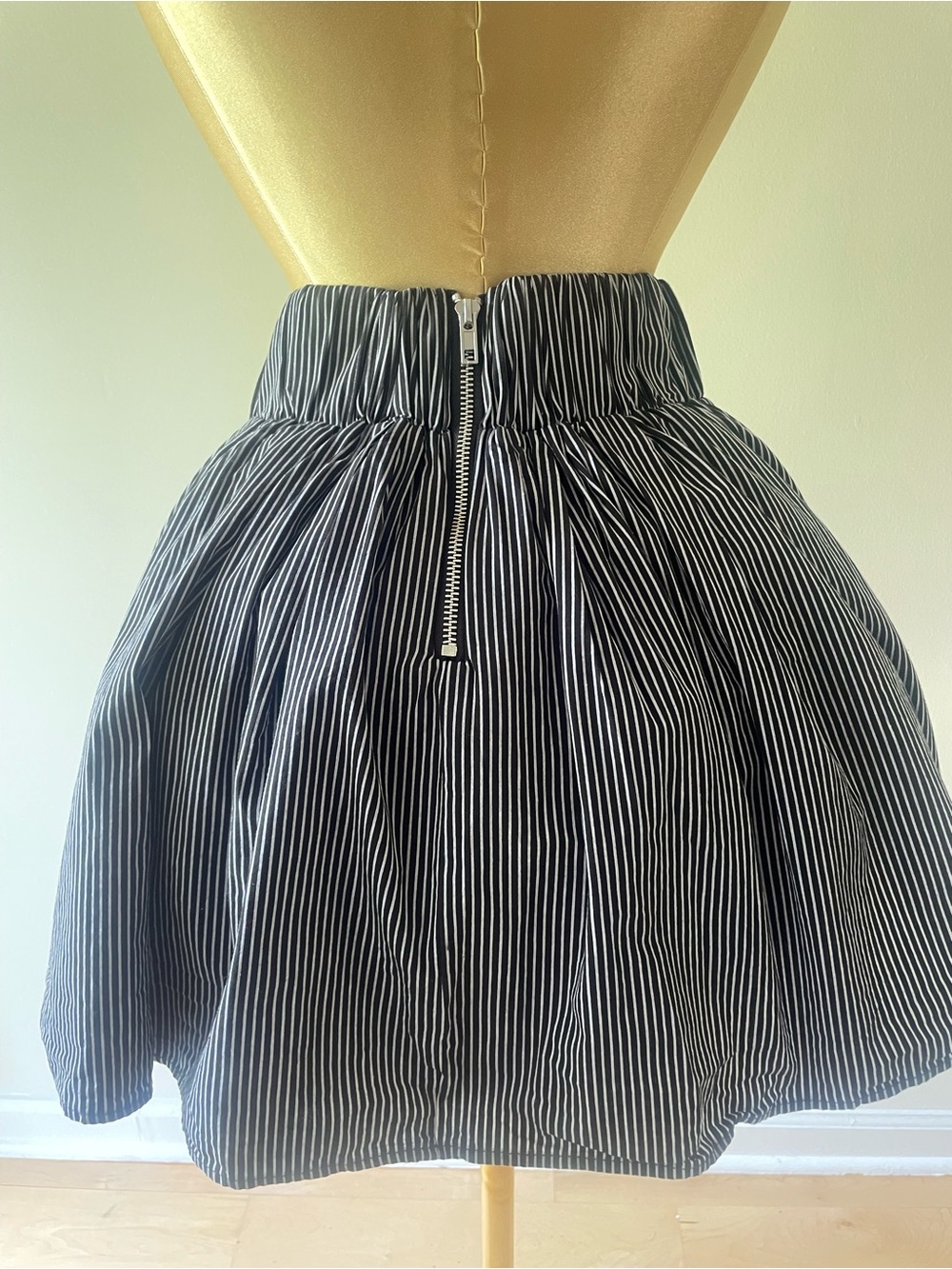Akira Women’s Black and White Pinstripe Pleated Skirt - Halloween 100% Cotton - Picture 3 of 6